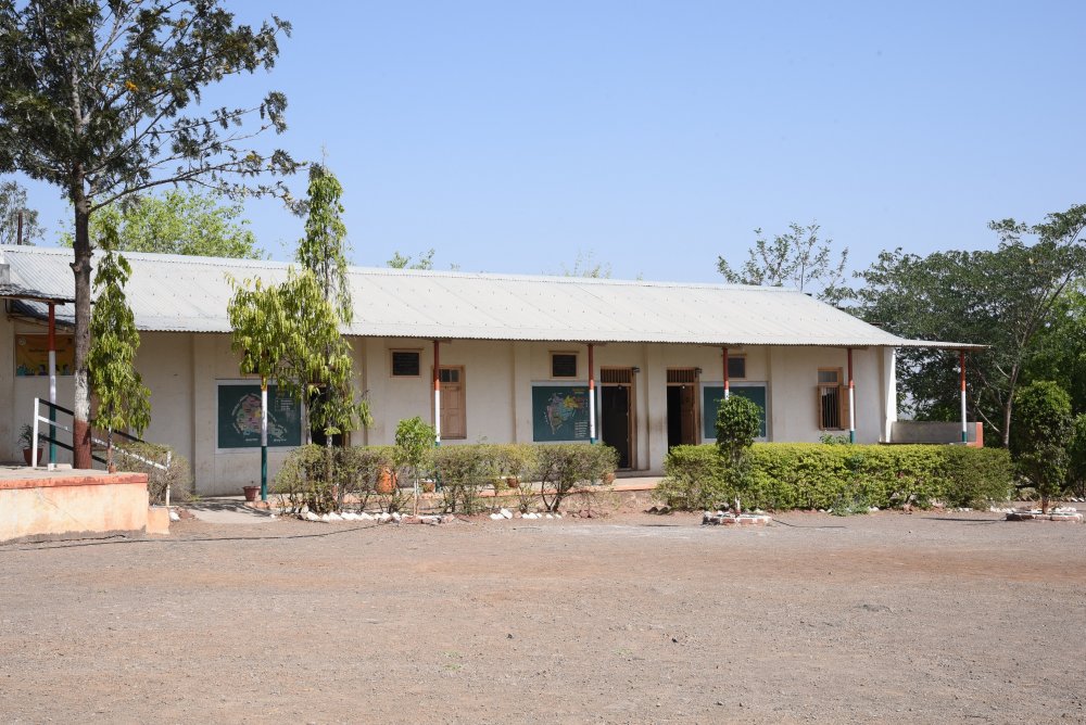 NEW ENGLISH SCHOOL PIMPLE