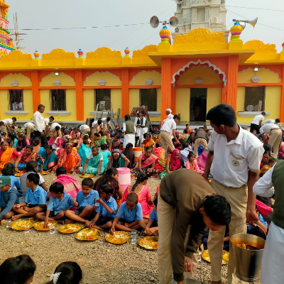 सार्वजनिक सप्ताह अन्नप्रसाद भोजन वितरण नियोजन हायस्कूल की और दिया गया