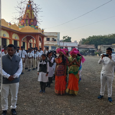 ग्रामपंचायत लखनगाव यांचे सर्व कार्यक्रम न्यू इंग्लिश स्कूल शाळेने पार पडले